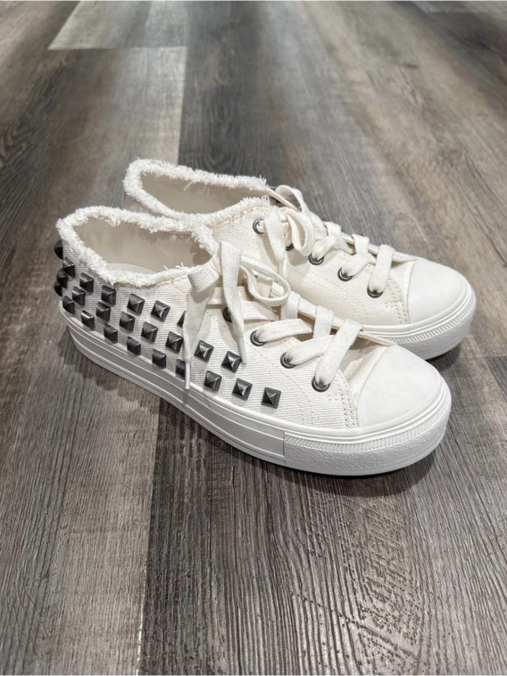 Steve Madden White Canvas Studded Low-Top Sneakers